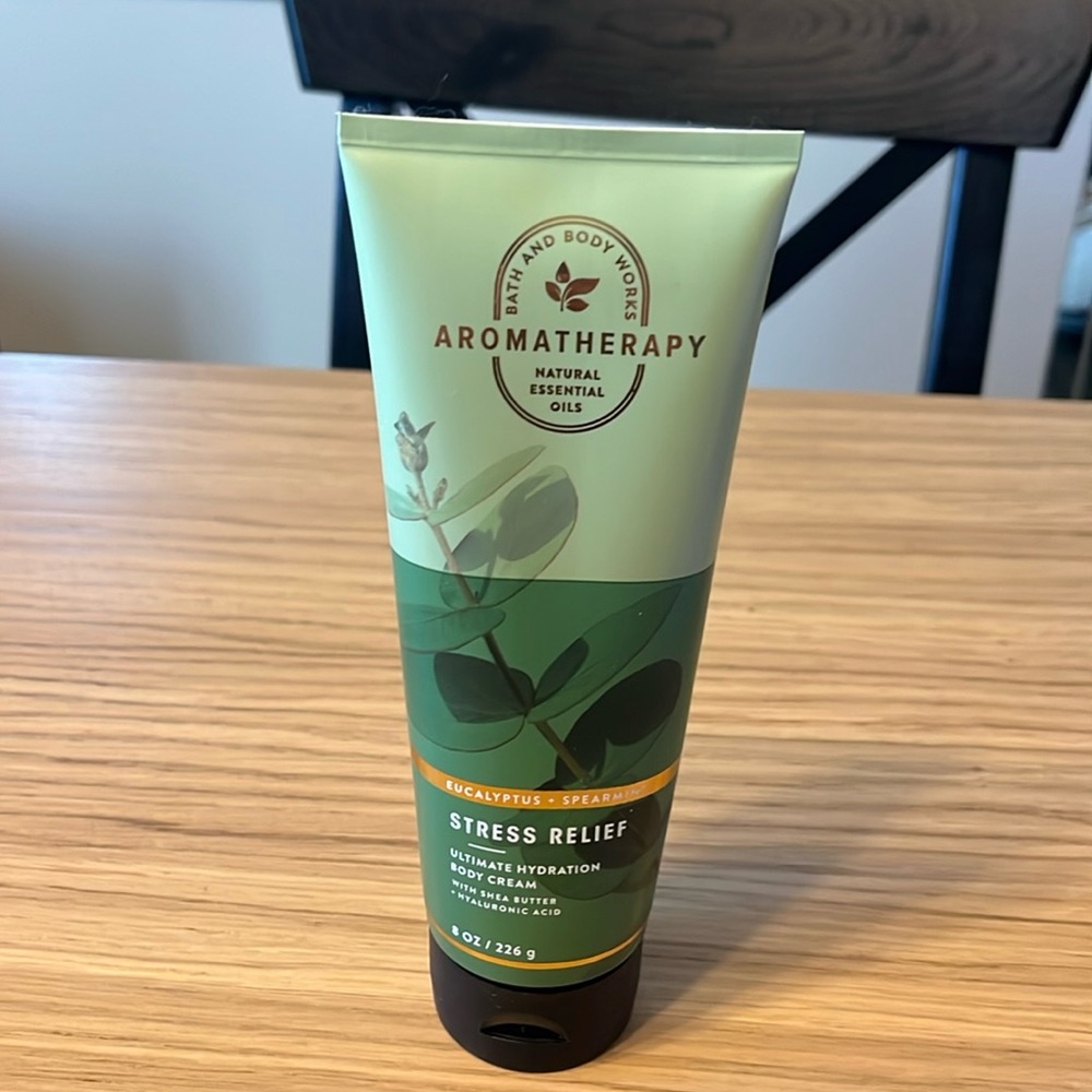 Bath & Body Works Body Cream. Eucalyptus + Spearmint.